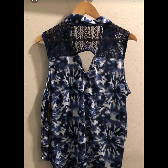 Women's collars buttons down sleeveless back top cut laced blouse blue.XXL - Picture 2 of 2